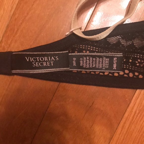 VS Lacy Push-Up Bra Size 34B - Picture 8 of 9